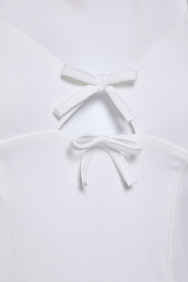 Beyaz V Yaka Askılı Crop Dokuma Bluz TWOSS25BZ00106 - 7