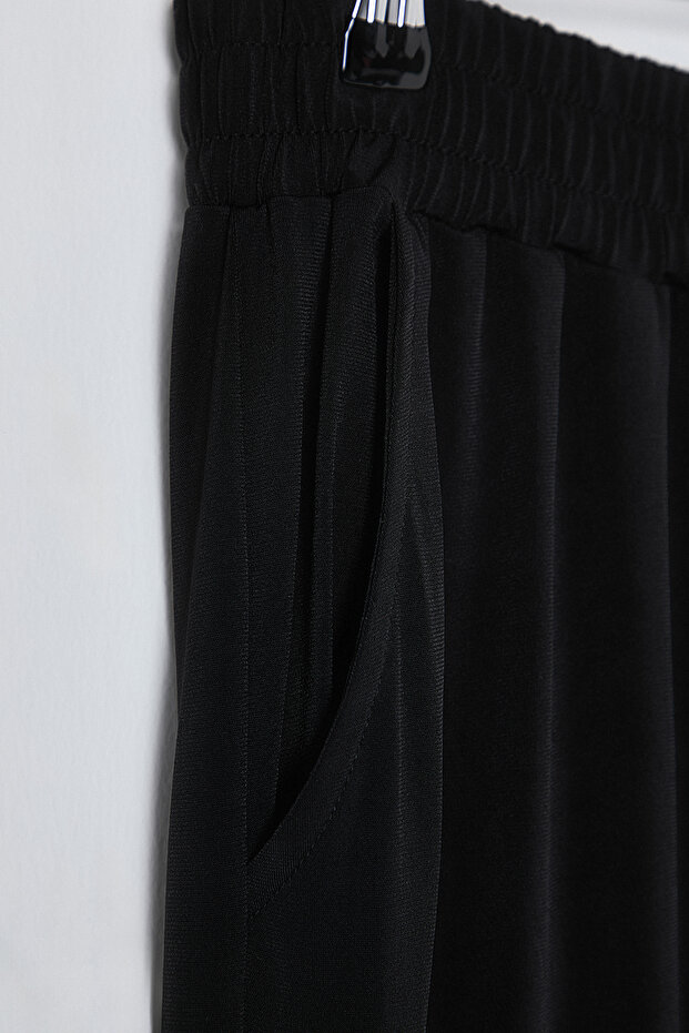 Siyah Yüksek Bel Geniş Paça Örme Pantolon TBBSS25AR00005 - 7