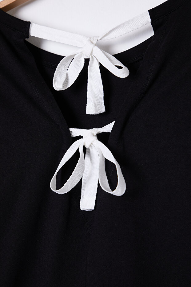 Siyah Regular Fit Sırtı Bağlama/Fiyonk Detaylı Örme Büyük Beden T-shirt TBBSS25BF00000 - 10