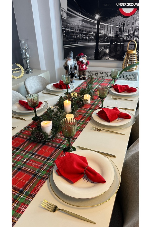 New Year Themed Christmas Runner Green Red Plaid Pattern Runner (Napkin Not Included)