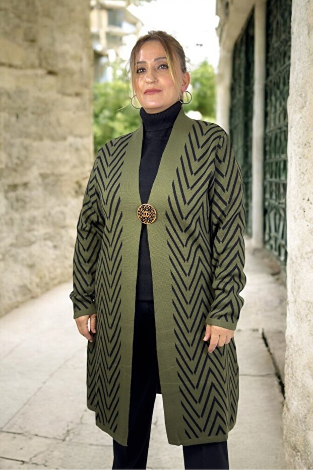 China Patterned Broch Detailed Long Sleeve Shal Collar Large Size Knitting Cardigan