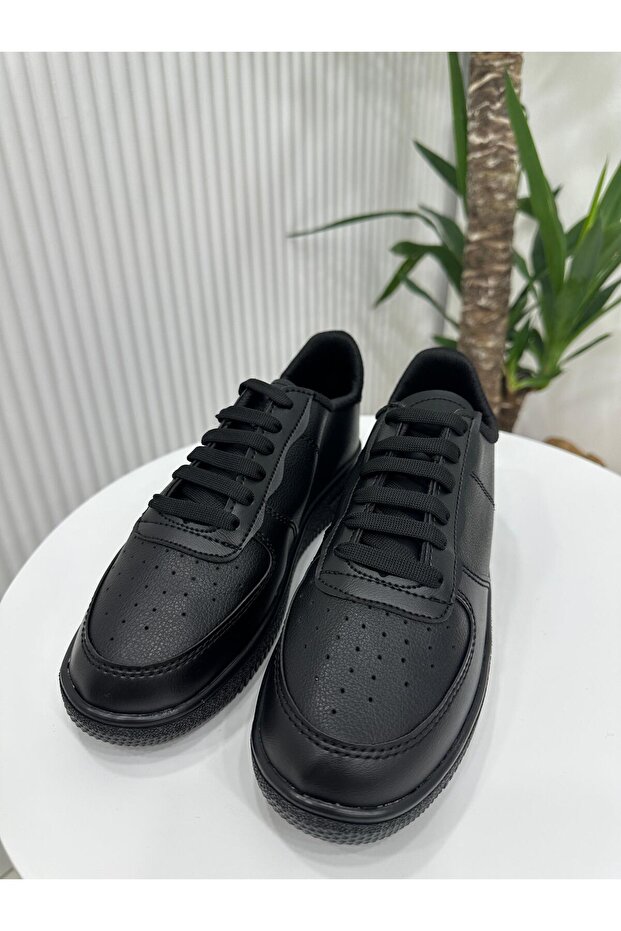 Basic Casual Sneakers - 3