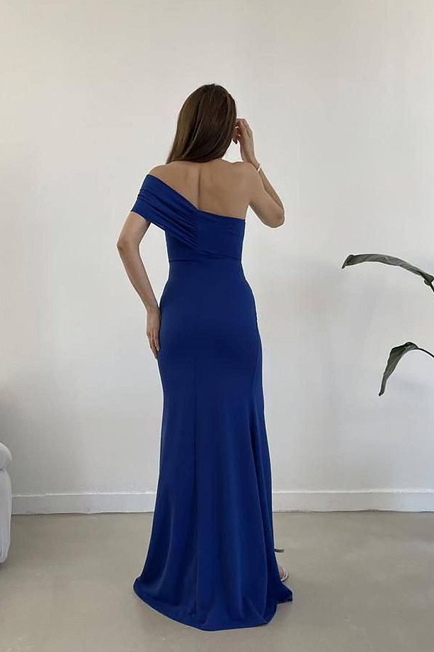 Saks Mavisi Krep Kumaş Straplez Tek Omuz Büzgü Ve Yırtmaç Detay Maxi Boy Elbise - 5