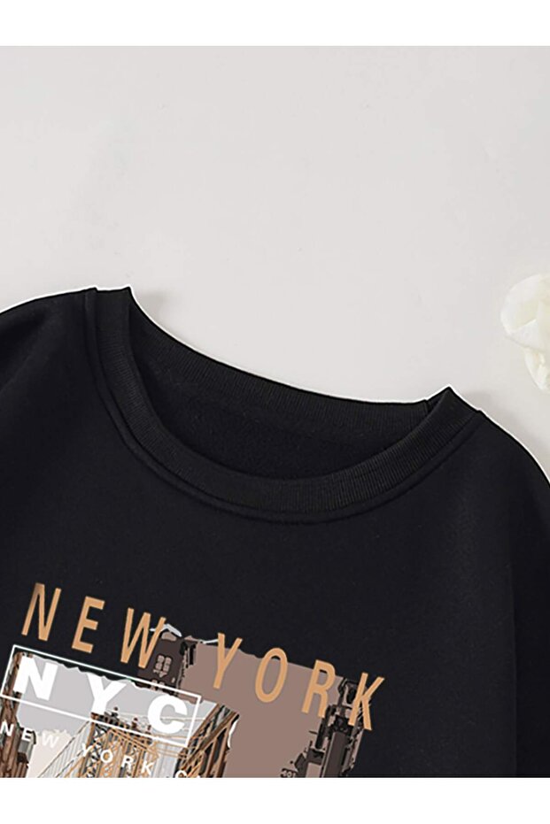 سويت شيرت برقبة دائرية مطبوع عليه نسر من مدينة نيويورك. - 3