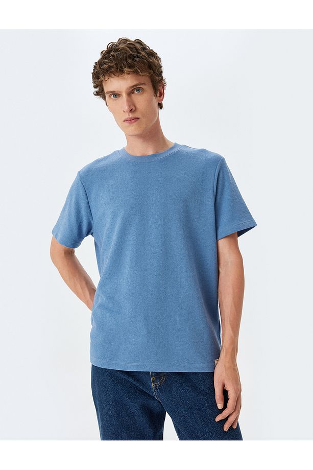 Bisiklet Yaka Regular Fit Kısa Kollu Tok Kumaş Etiket Detaylı Basic Tişört - 3