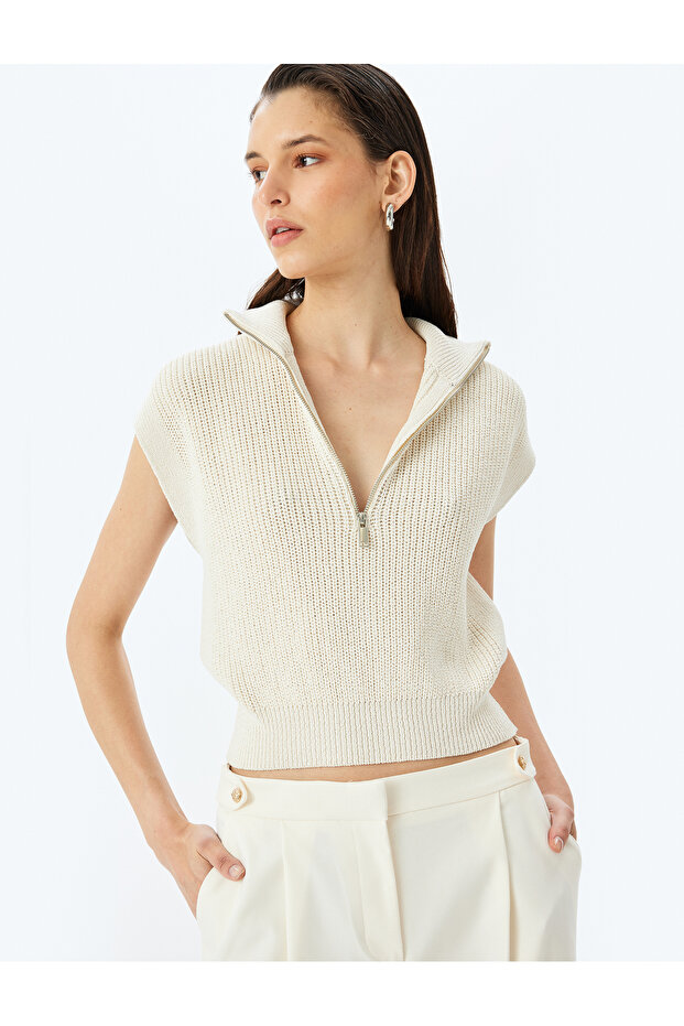 Half Zipper Detailed Stand Collar Knitwear Sweater