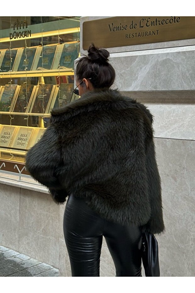 Miękki w dotyku, oversize'owy, pluszowy płaszcz premium - 3