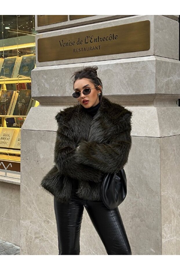 Miękki w dotyku, oversize'owy, pluszowy płaszcz premium - 1