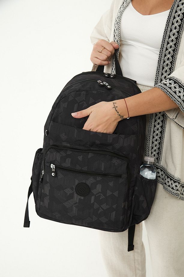 Poze Model Şık Kaliteli Krinkıl Suya Dayanıklı Unisex Laptop Okul ve Seyehat Sırt Çantası VİP - 6