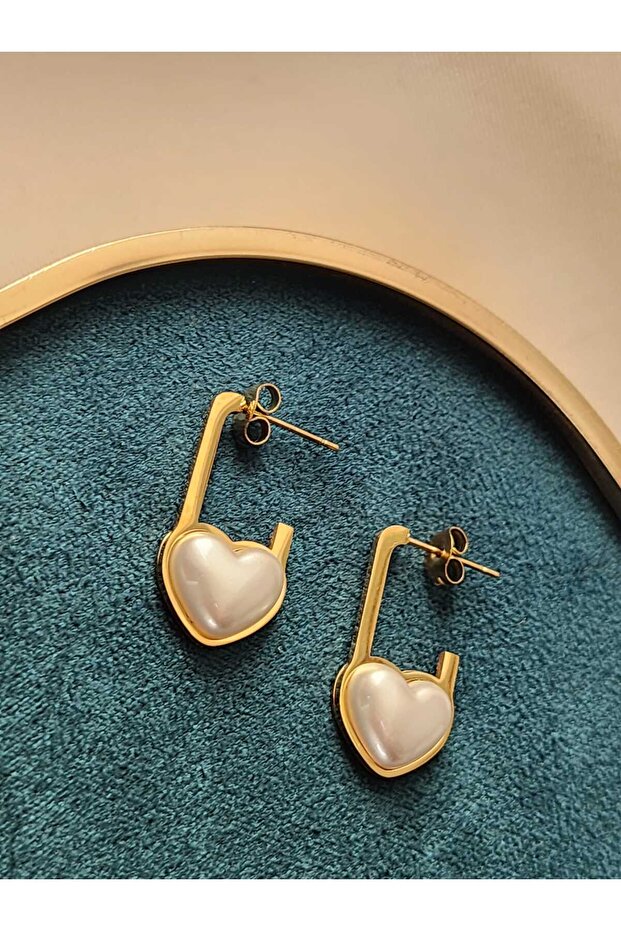 Steel Earring Hearted Model Is Stainless Steel