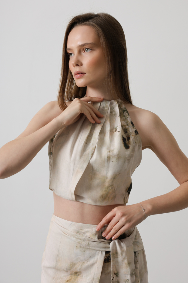 Bej Keten Görünümlü Halter Yaka Crop Dokuma Bluz TWOSS25BZ00158 - 4