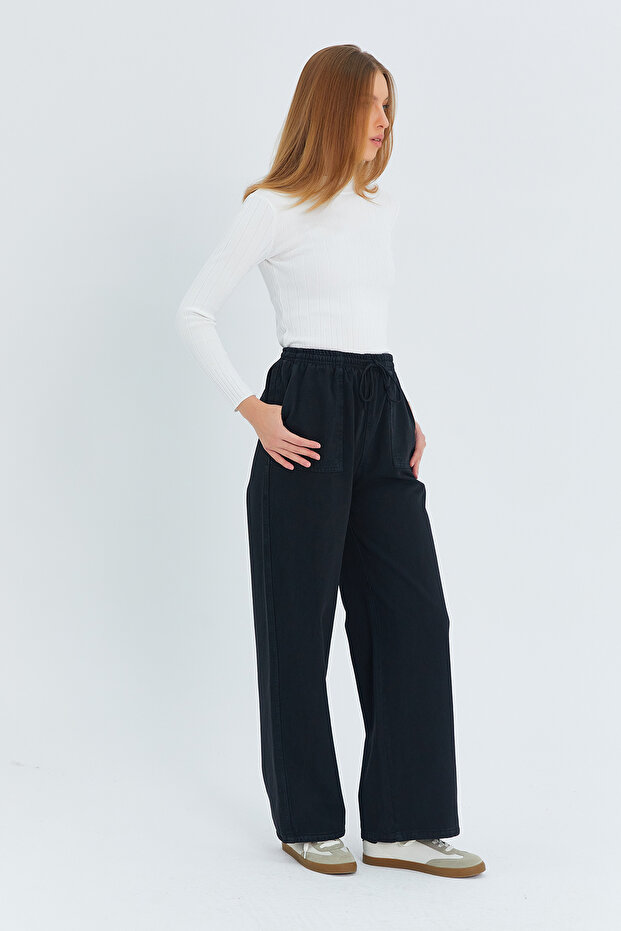 Siyah Cep Detaylı Kot Görünümlü Wide Leg/Geniş Paça Dokuma Pantolon TWOSS25PL00076 - 4