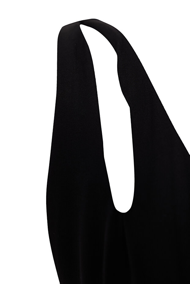 Siyah Derin V Yaka Cut Out Detaylı Büyük Beden Bikini Üstü TBBSS25CT00002 - 7