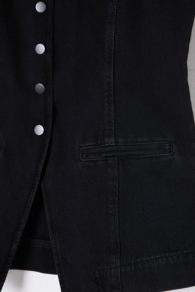 Siyah Dikiş Detaylı Arkası Kemer Tokalı Fitted/Vücuda Oturan Denim Yelek TWOSS25YE00022 - 9