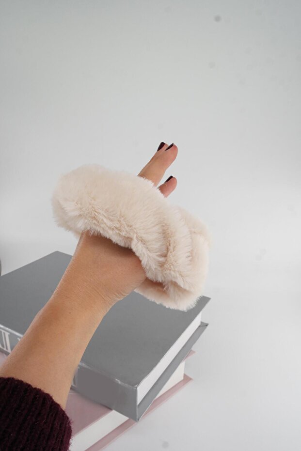 مشبك مطاطي من القطيفة