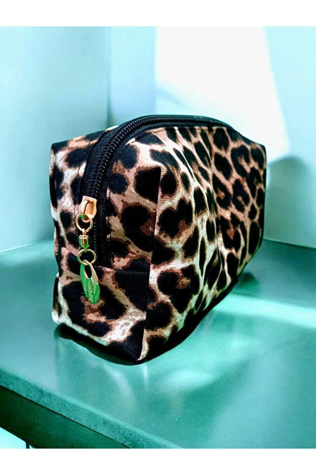 حقيبة مكياج بنقشة الفهد متوسطة الحجم - 4