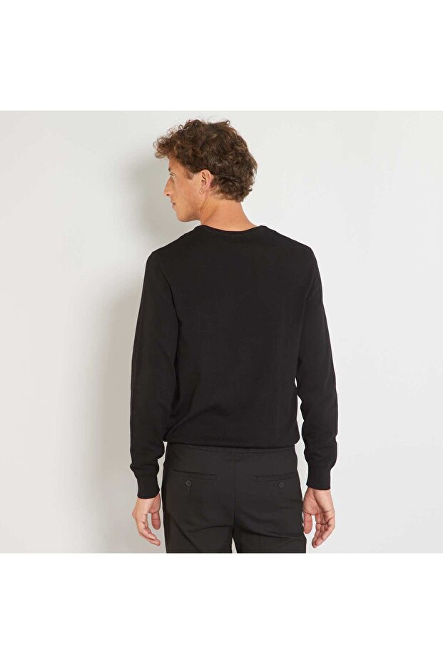 سترة أساسية محبوكة بلون أسود - 4