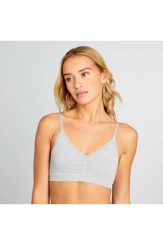 مثلث علوي باللون الرمادي - 1