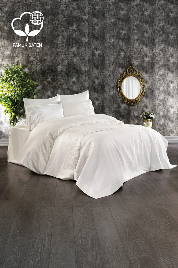 Dynasty Embroidered Double 7 Piece Duvet Cover Pique Set
