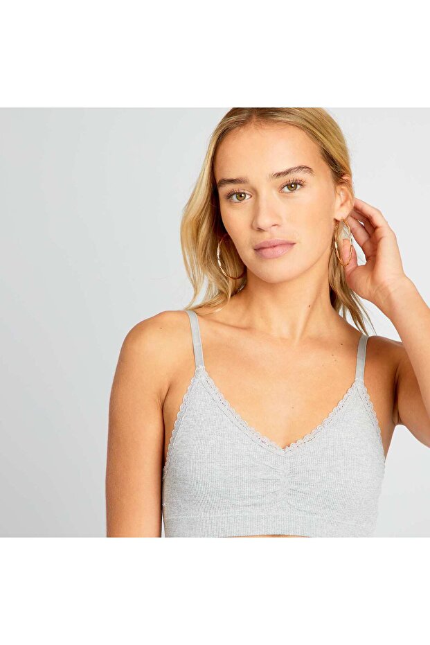 مثلث علوي باللون الرمادي - 4