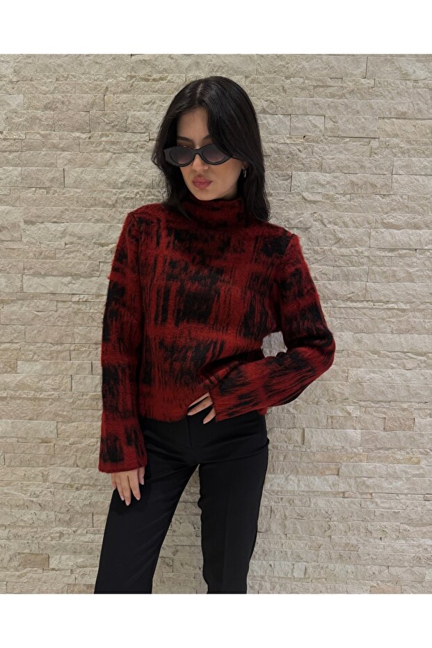 Women's Burgundy Color Gradient Turtleneck Soft Sweater