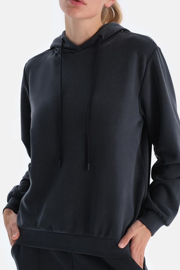 Siyah Uzun Kollu Kapüşonlu Basıc Modal Sweatshırt - 4