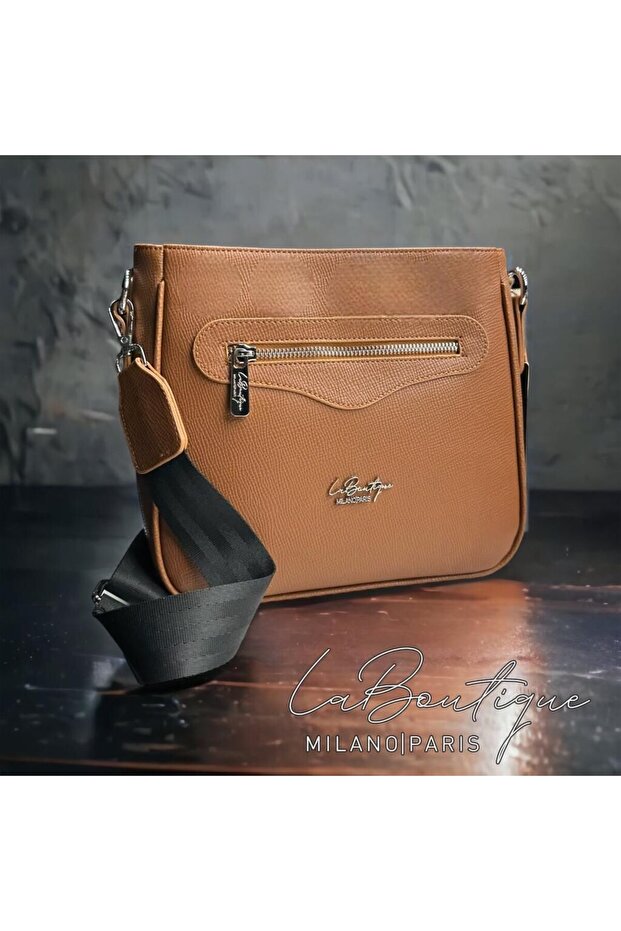 حقيبة LA BOUTIQUE باللون البني الفاتح