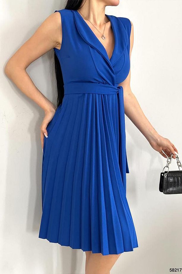 Saks Mavisi Pliseli Ve Kuşaklı Sıfır Kol Yakalı Kuşaklı Elbise - 3