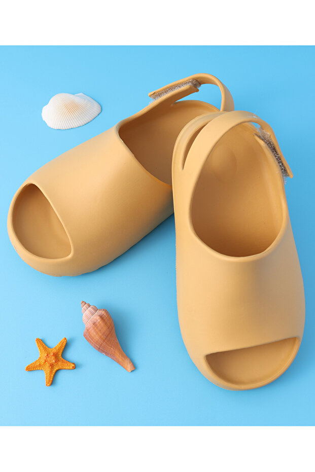 صندل كلاسيكي بحزام خلفي - أصفر - 1