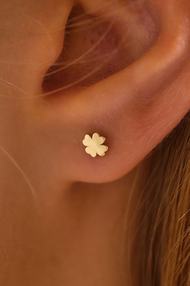 14 Ayar Altın Tragus Küpe Yonca Vidalı - 1