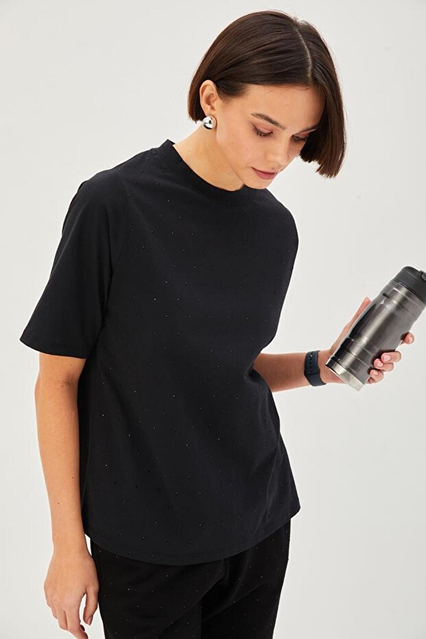 Crew Neck Stoned Black Comfortable Fit Knitted T-Shirt