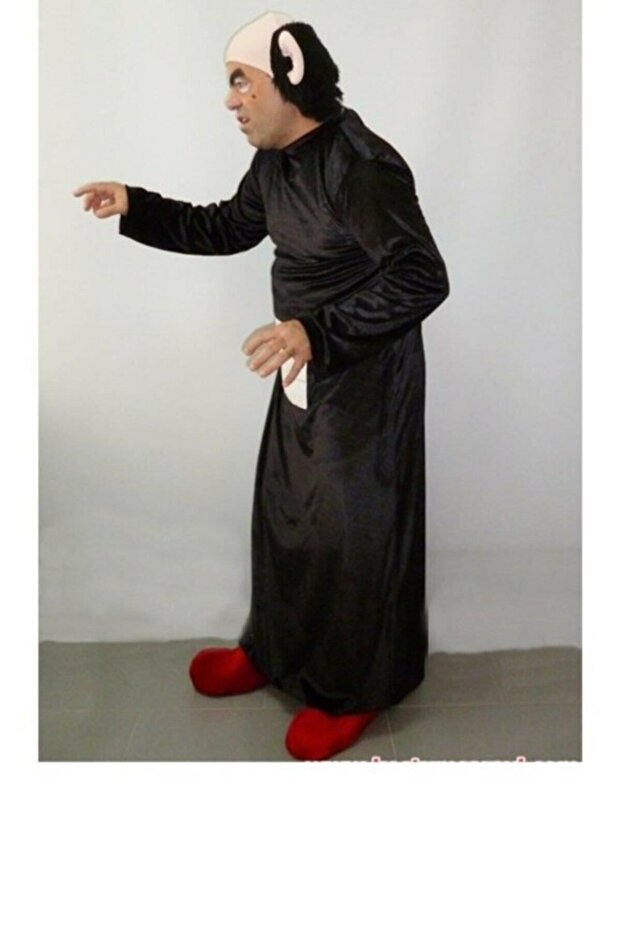 زي رجالي باللون الأسود من Gargamel