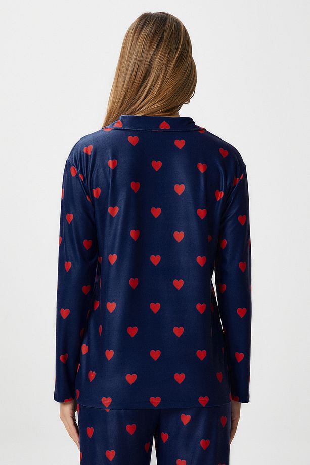 Kadın Nora Premium Lacivert Kalp Desen Süet Doku Düğmeli Yılbaşı Pijama Takımı - 5