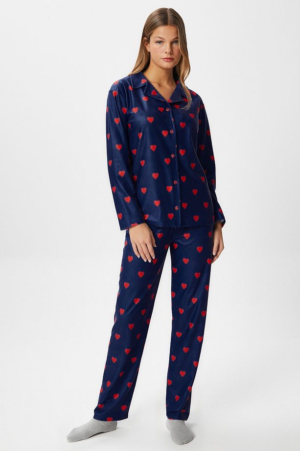 Kadın Nora Premium Lacivert Kalp Desen Süet Doku Düğmeli Yılbaşı Pijama Takımı - 4