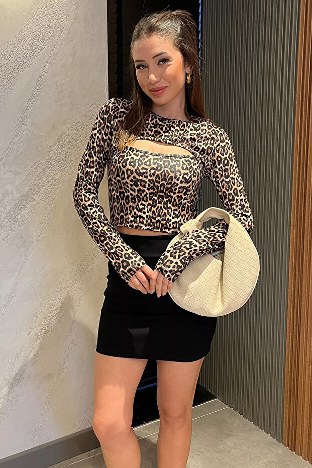 Leopard Print Leopard Print Crop Top Blouse with Front Window - 2