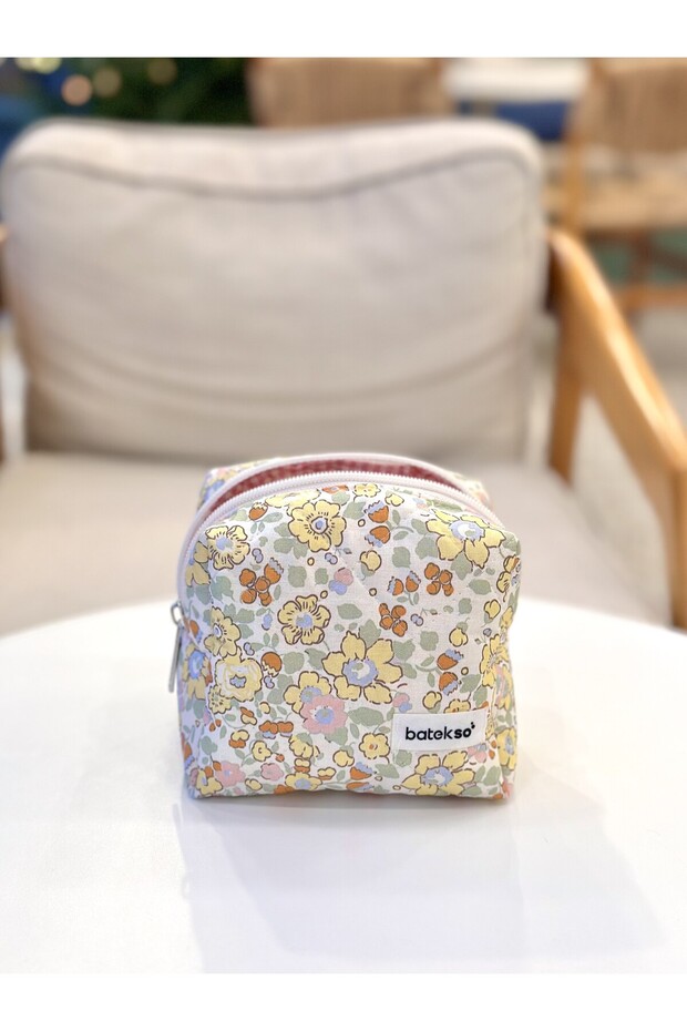 حقيبة مكياج منقوشة على شكل ديزي صفراء مقاس صغير - 3