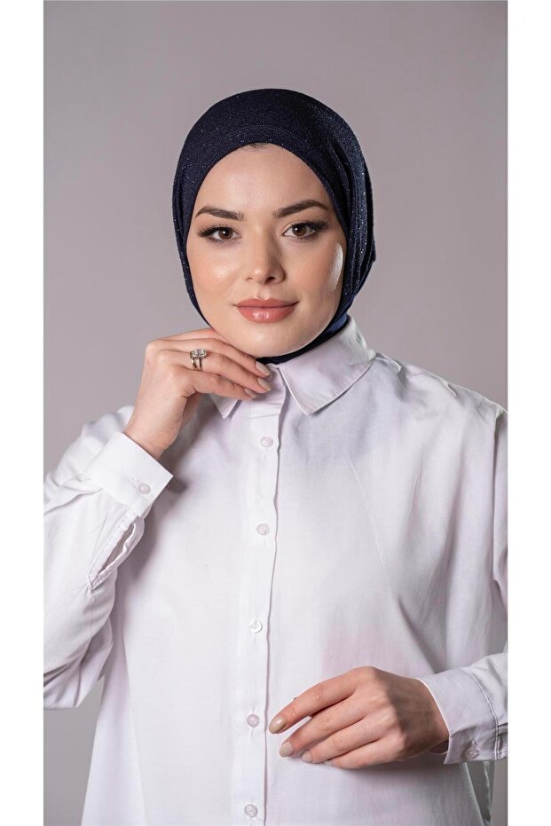 وشاح حجاب عملي جاهز باللون الأزرق الداكن من قماش ساندي مع أزرار خلفية 2206_02