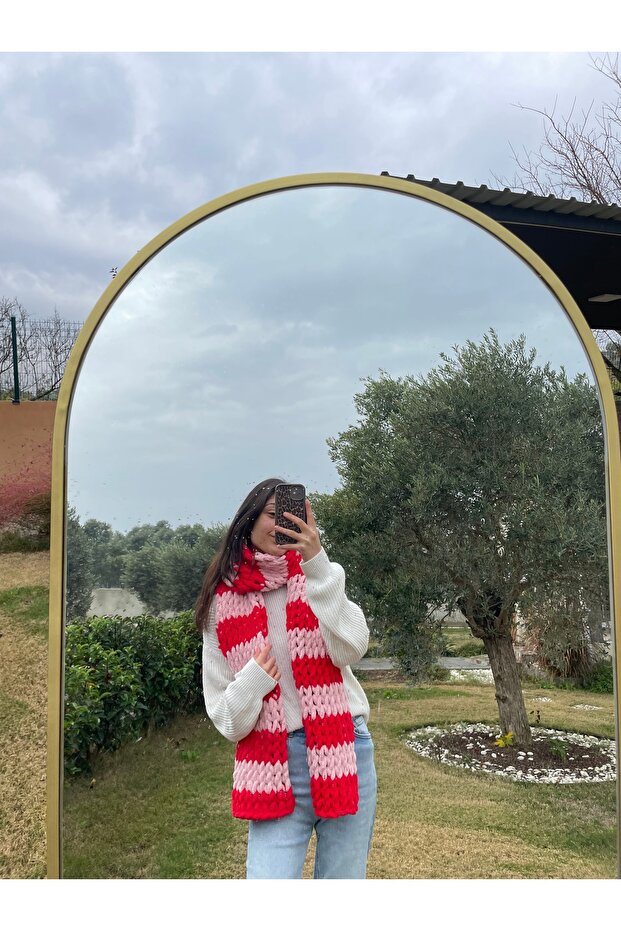 Pink-Red Transition Puffy Scarf
