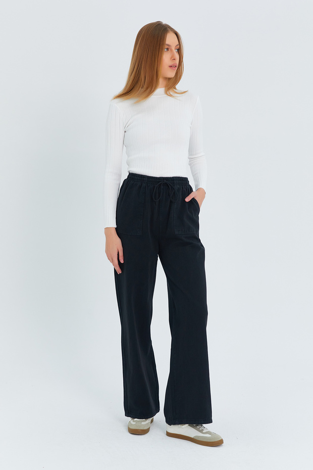 Siyah Cep Detaylı Kot Görünümlü Wide Leg/Geniş Paça Dokuma Pantolon TWOSS25PL00076 - 3