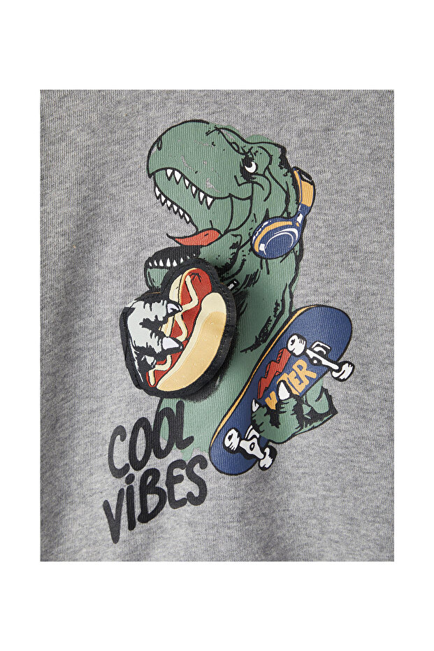 - Sweatshirt - Graphics - 2