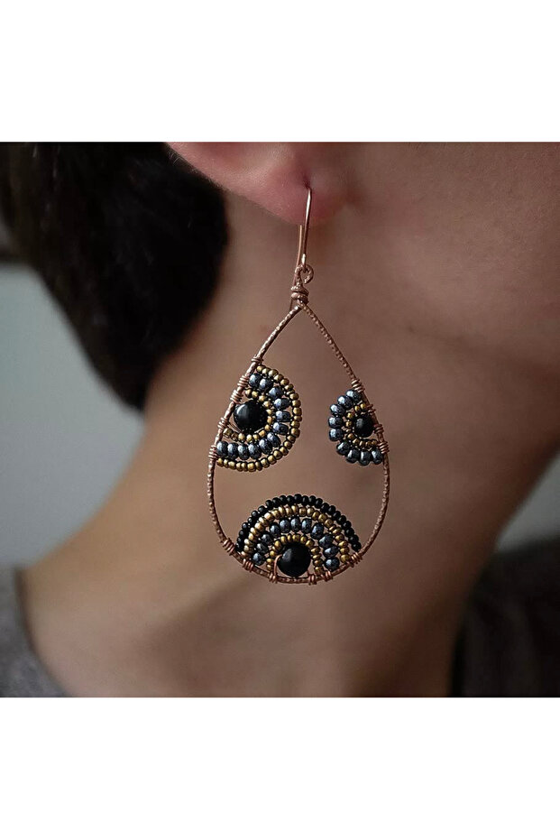 أقراط ملفوفة بسلك نحاسي مصنوعة يدويًا - 1