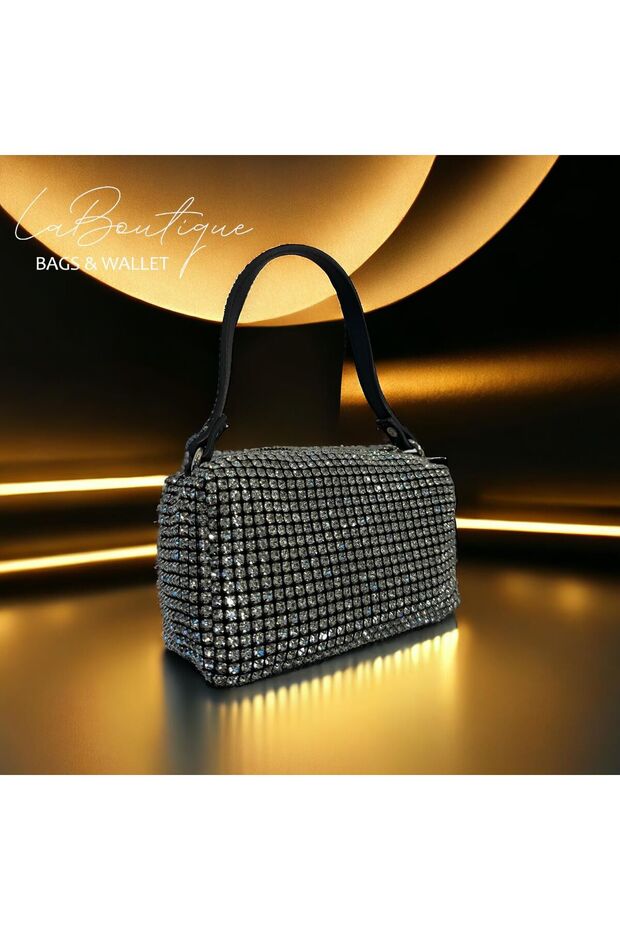 حقيبة LA BOUTIQUE الفضية المرصعة بالأحجار