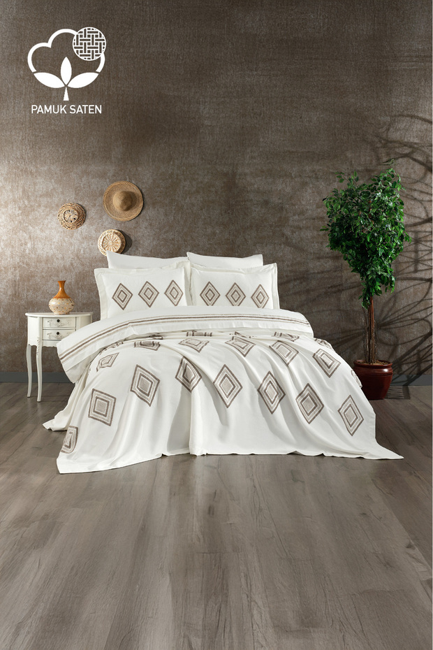 Marcia Karo Nakışlı Çift Kişilik 7 Parça Nevresim Pike Set - 1