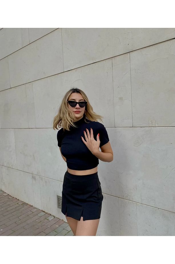 Siyah Çift Yırtmaçlı Şort Etek - 1