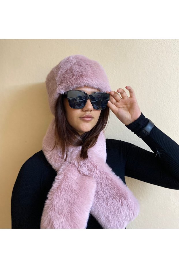 Valentine's Day Gift Furry Plush Heart Hat and Scarf Set - Winter Faux Fur