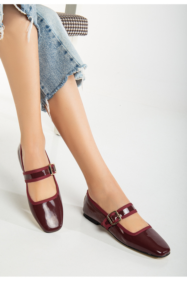 Women's Daily Use Burgundy Patent Leather Ballerinas