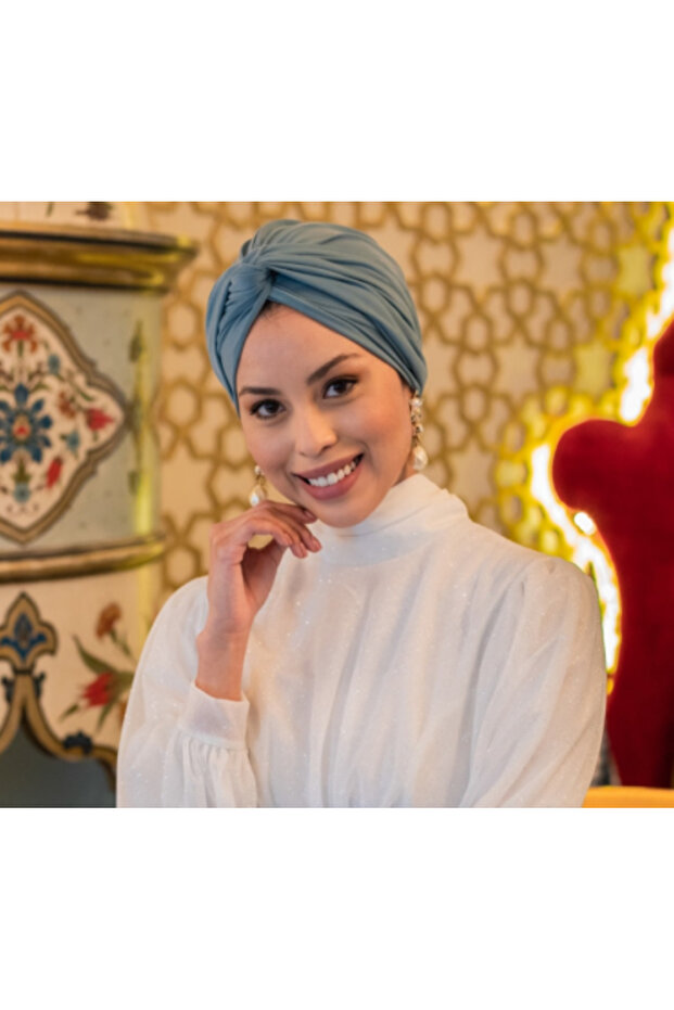 بونيه مغلف باللون الأخضر النعناعي