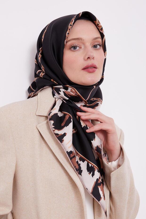 وشاح حريري بنمط حلقة سلسلة سوداء