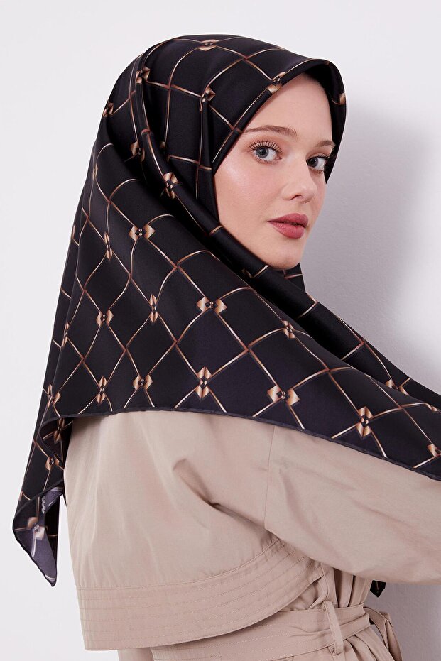 وشاح حريري Twill بنمط الماس الأسود
