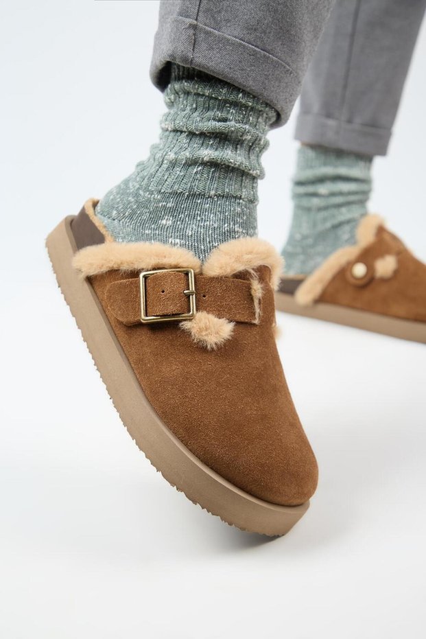 (Zeta 2 Furry Platform) Women's Genuine Leather Belted Buckle Sabo Tan Slippers
